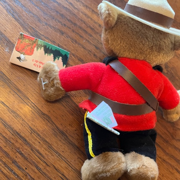 Vintage RCMP Uniform Bean Bags Plush Stuffed Bear - Picture 7 of 10